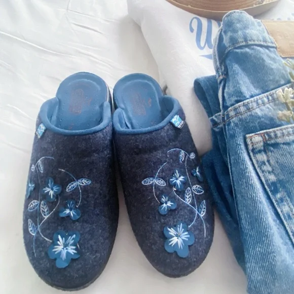 Fly Flot Italian Comfort floral embroidered slip on wool mules - Picture 7 of 14